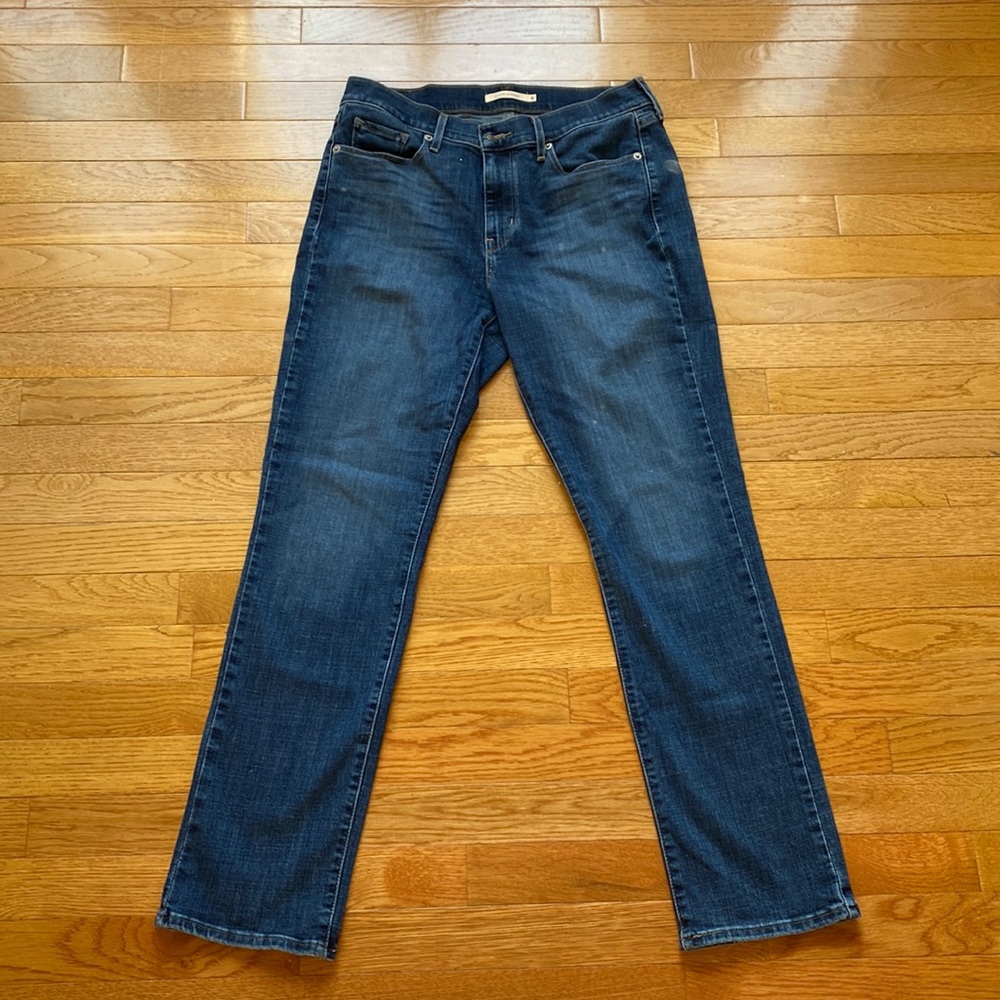 Levi's Women's Classic Straight Jeans (Standard and Plus) size 8